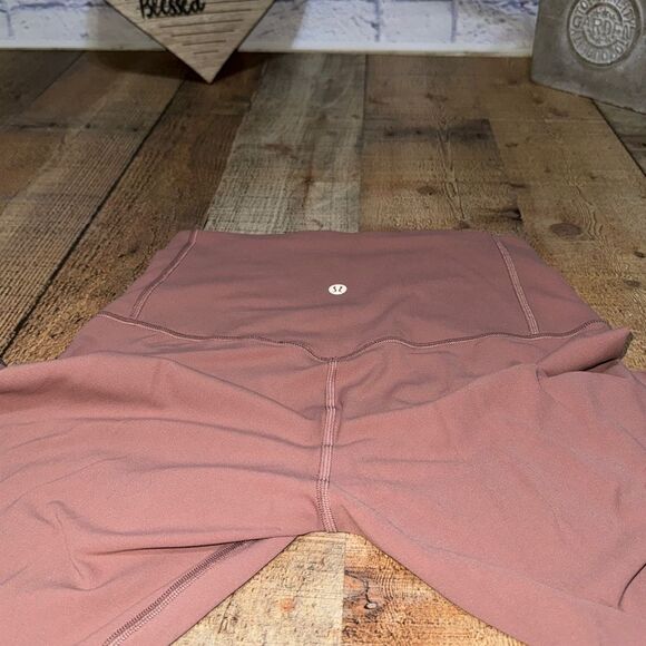 Lululemon
Nulu Craft Mesh Leggings size 6 - Picture 13 of 15